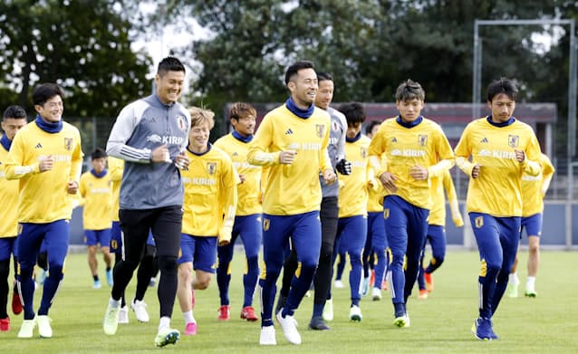 サッカー日本代表 ドイツで初練習 W杯強化試合へ始動 日本経済新聞 サッカー日本代表 ドイツで初練習 W杯強化試合へ始動 日本経済新聞