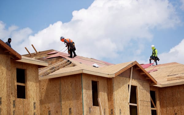 住宅ローン金利や建築資材の高騰が米住宅市場を圧迫する（米フロリダ州）＝ロイター