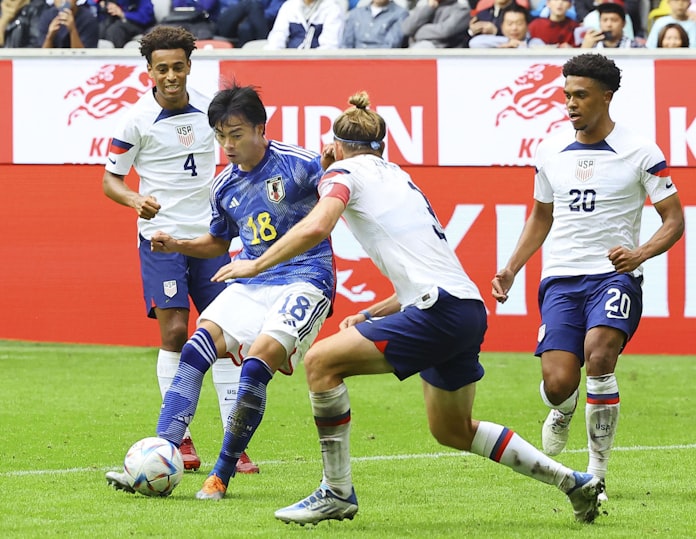 サッカー日本代表 鎌田と三笘の2発で米国に快勝 日本経済新聞 サッカー日本代表 鎌田と三笘の2発で米国に快勝 日本経済新聞