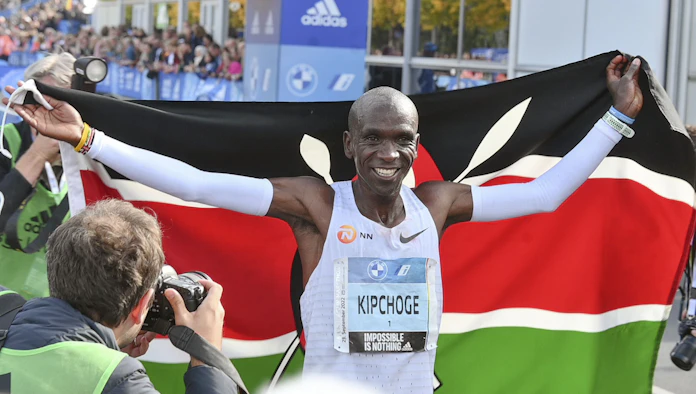 キプチョゲが世界新 2時間1分9秒 ベルリンマラソン 日本経済新聞 キプチョゲが世界新 2時間1分9秒 ベルリンマラソン 日本経済新聞