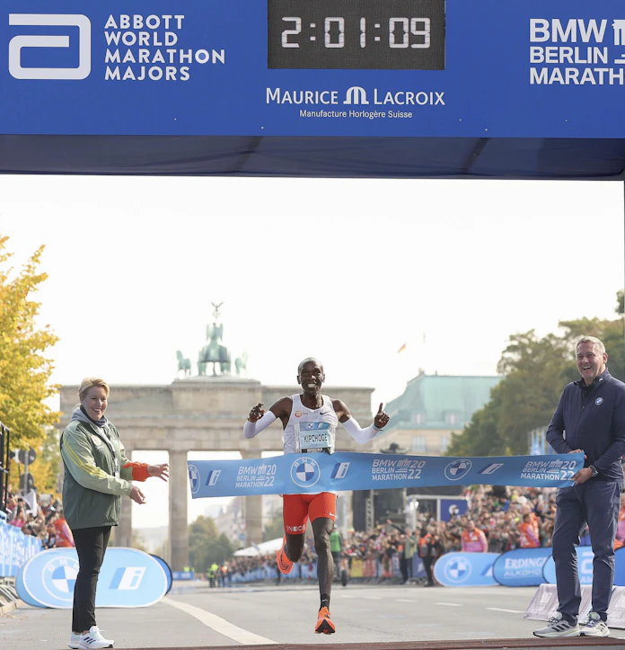 キプチョゲが世界新 2時間1分9秒 ベルリンマラソン 日本経済新聞 キプチョゲが世界新 2時間1分9秒 ベルリンマラソン 日本経済新聞