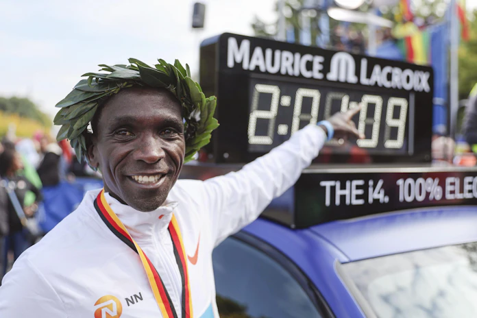 キプチョゲが世界新 2時間1分9秒 ベルリンマラソン 日本経済新聞 キプチョゲが世界新 2時間1分9秒 ベルリンマラソン 日本経済新聞