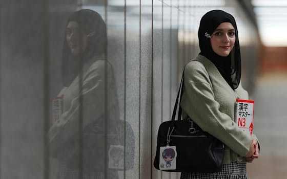 日本語学校に通うルメイサ・シーティンさん(東京都新宿区) 日本語学校に通うルメイサ・シーティンさん(東京都新宿区)