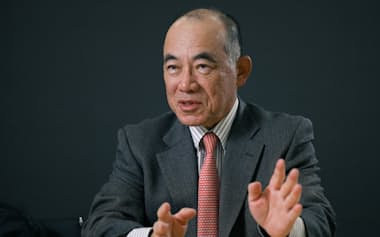 1956年山口県生まれ。東大法卒。長島・大野・常松、米モリソン・フォースターなどを経て、2024年米ハワイ州のマッコリストン・ミラー・ムカイ・マッキノンのオフカウンセル。日本企業に対米投資などを助言。