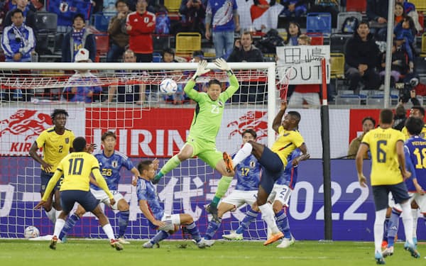 サッカーワールドカップ不朽の名場面 ドーハの悲劇 本田 魔球 日本経済新聞 サッカーワールドカップ不朽の名場面 ドーハの悲劇 本田 魔球 日本経済新聞