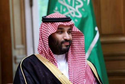 サウジアラビア内閣改造 国王 ムハンマド皇太子を首相に指名 日本経済新聞 サウジアラビア内閣改造 国王 ムハンマド皇太子を首相に指名 日本経済新聞