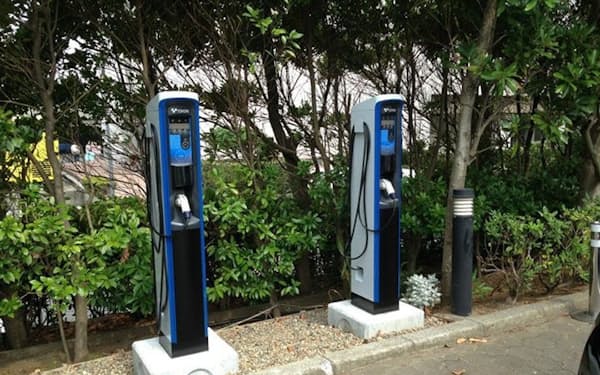 観光地にEV充電器を増設していく(JCDの既設の充電器、千葉県浦安市)