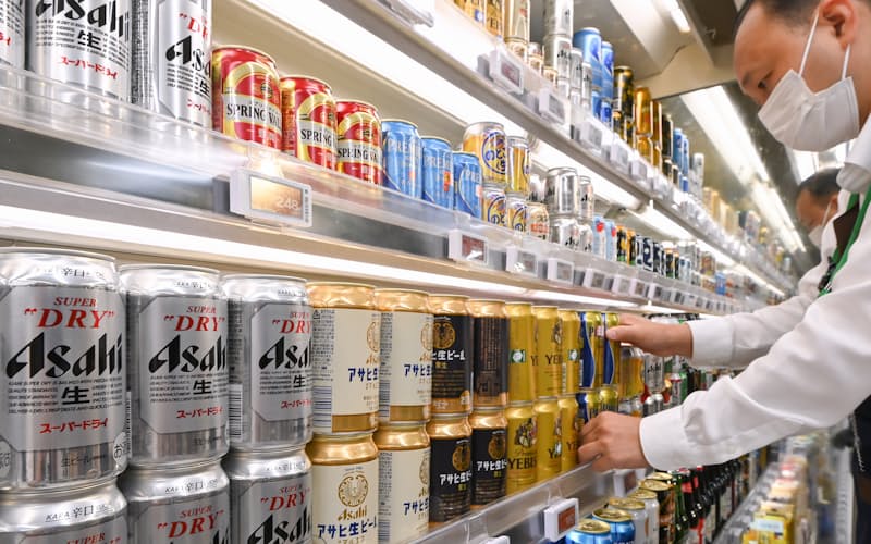 ビールの値上げは約14年ぶりになる(都内のスーパー)
