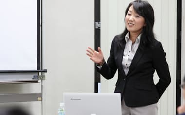 ファイナンシャルプランナーの川淵ゆかり氏はセミナーなどで「住宅ローンは後半戦が厳しい」と警鐘を鳴らす