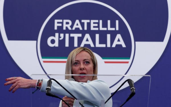 イタリアの次期首相に就く可能性が高いメローニ氏など新たに勢いを伸ばしているポピュリストたちは現実路線をとろうとしている＝ロイター