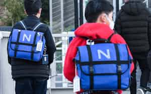 私立中学校の入学試験に臨む受験生(東京都荒川区) 私立中学校の入学試験に臨む受験生(東京都荒川区)