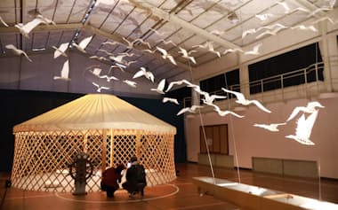 タオリグさんの作品「航海する記憶の船」。「島民の協力なしには完成しなかった」と語る