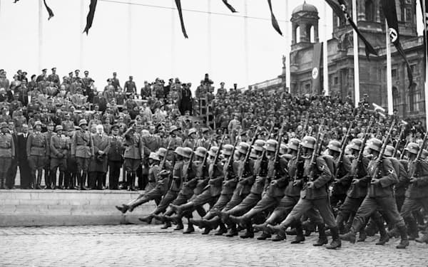 オーストリア併合後、ウィーンに入ったドイツ軍（1938年）=AP