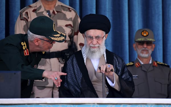 3日、治安機関の式典に出席したイラン最高指導者のハメネイ師=最高指導者事務所提供・AP