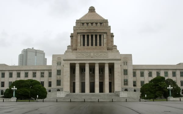 国会議事堂の外観(２０１０年６月、東京・永田町)