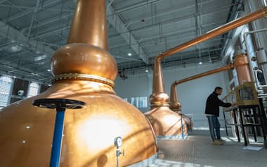 福建省にあるナイン・リバースの蒸留所。中国ではウイスキー市場の拡大が期待されている