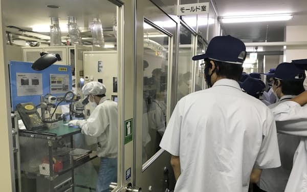 熊本高専生らは半導体製造拠点を見学した（６日、福岡市）