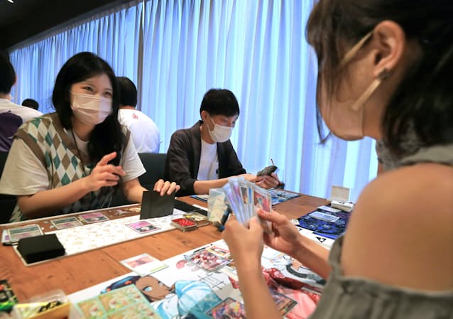 トレカブーム 女性のターン ポケモン ワンピース 日本経済新聞 トレカブーム 女性のターン ポケモン ワンピース 日本経済新聞