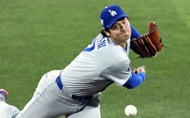 米大リーグ、ブルージェイズとのワールドシリーズ第7戦に先発したドジャースの大谷翔平=1日、トロント(共同)