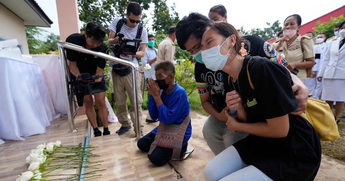 タイ銃乱射 警察 軍関係者の犯行頻発 国王が弔問へ 日本経済新聞 タイ銃乱射 警察 軍関係者の犯行頻発 国王が弔問へ 日本経済新聞