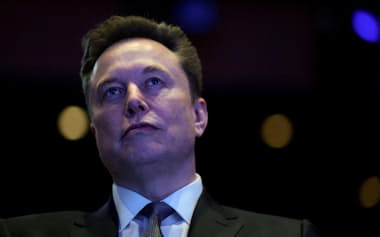 かつて称賛されたマスク氏は今や、テック業界のリーダーたちの評判を損ねる存在となっている=ロイター