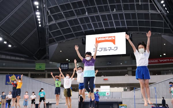 6月の全日本種目別選手権では、スポンサーと組んだ子ども向け体操教室を開催した=アフロスポーツ/JGA提供