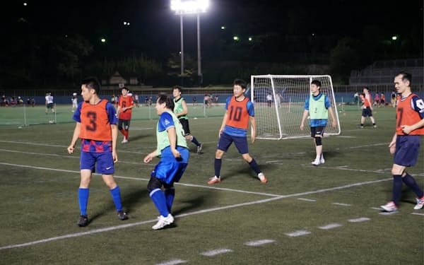 年齢や経験、性別を問わず参加できる地域のサッカーチーム(神戸市)