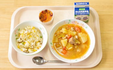 埼玉県北本市で提供されたフランス料理店とのコラボ給食(20日、同市)