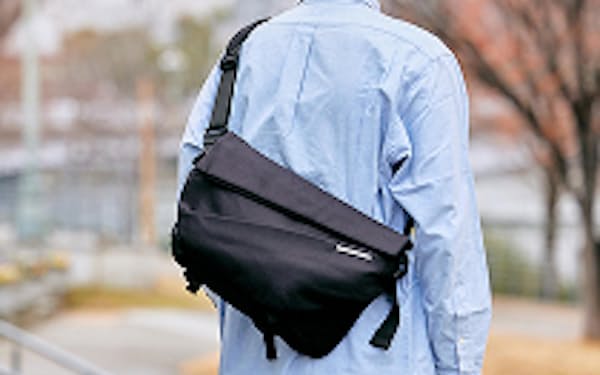 3段階拡張型大型スリングバッグ