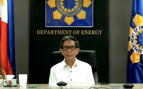 12日、オンラインで記者会見したフィリピンのロティリア・エネルギー相