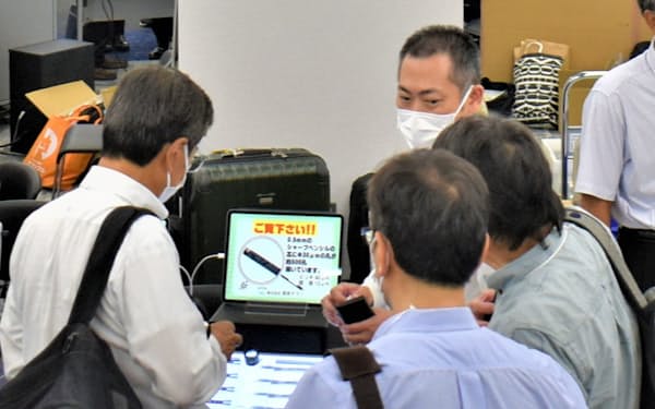 高度な技術を持つ町工場が出展した「超専門技術ミニ展示会」（東京都大田区の羽田イノベーションシティ）