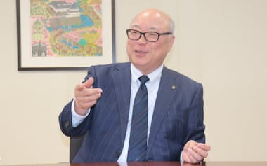 小糸製作所の加藤社長(20日、静岡市)