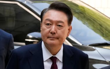 非常戒厳宣言にからみ、特殊公務執行妨害罪などで懲役5年を言い渡された尹錫悦前大統領=AP