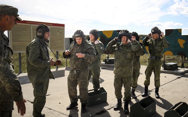 ロシア国防省は動員兵を訓練してから戦地に送ると説明している（４日、南部クラスノダール地方）＝ＡＰ