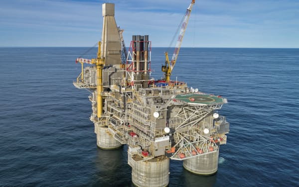 　石油・天然ガス開発事業「サハリン1」の洋上施設（エクソンネフテガス提供・共同）