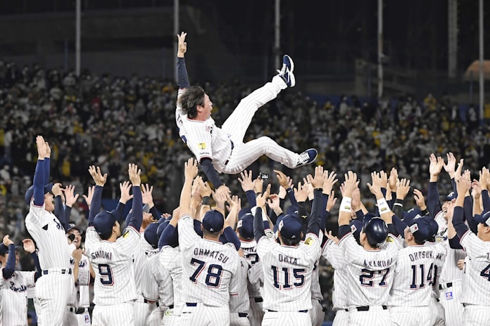 ヤクルトが日本シリーズ進出 ソフトバンクは初白星 クライマックスシリーズ ファイナル第3戦 日本経済新聞 ヤクルトが日本シリーズ進出 ソフトバンクは初白星 クライマックスシリーズ ファイナル第3戦 日本経済新聞