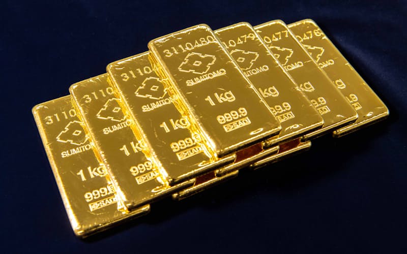 インフレや地政学リスクの高まりを背景に、金地金の上昇が続いている インフレや地政学リスクの高まりを背景に、金地金の上昇が続いている