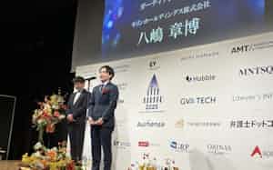 JILAは活躍した組織内弁護士や企業の法務部門を表彰した(写真右はキリンHDの八嶋章博氏、23日都内) JILAは活躍した組織内弁護士や企業の法務部門を表彰した(写真右はキリンHDの八嶋章博氏、23日都内)