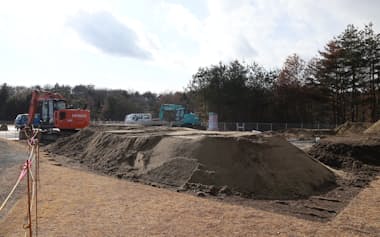 除染土の埋め立て処分を始めた岩手県一関市の花泉運動公園(同市)