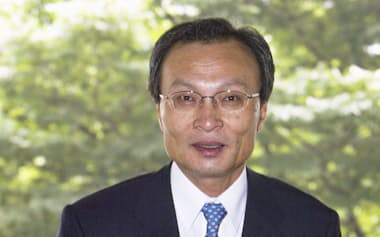 2004年6月、首相として政府庁舎に初登庁した李海瓚元首相=聯合・共同