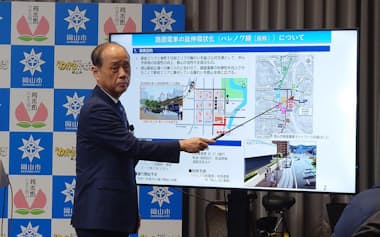 大森市長は中心市街地の全体に人の流れが向かうことを期待した(26日、岡山市)