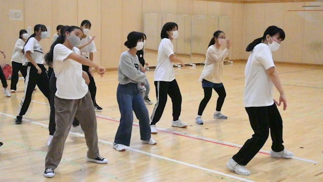 部活動の地域移行 指導者確保に汗 アメリカは講習充実 日本経済新聞 部活動の地域移行 指導者確保に汗 アメリカは講習充実 日本経済新聞