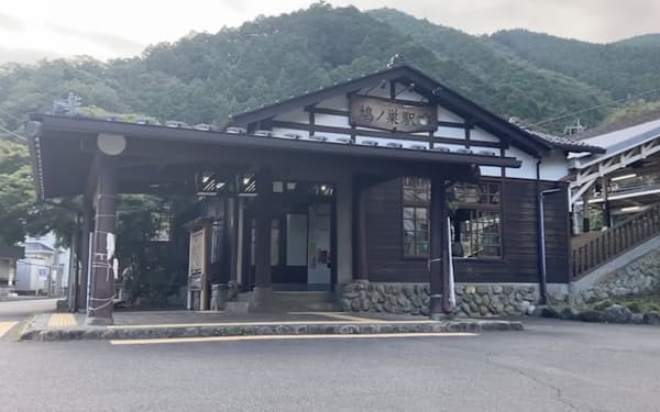 JR東日本が出資する沿線まるごとは青梅線鳩ノ巣駅をホテルのフロントとし、周辺の古民家に泊まれる事業を始める