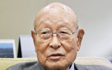 2018年11月、ソウルでインタビューに答える孔魯明氏(共同)