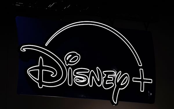 米ウォルト・ディズニーは、ディズニー＋（プラス）の名称で動画配信サービスを展開する＝ロイター