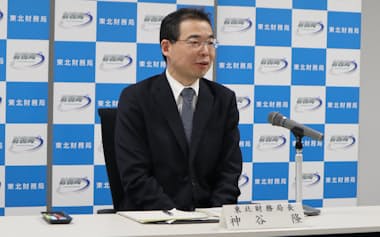 管内経済情勢報告について説明する神谷局長(仙台市)