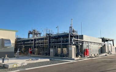実証プラントに設置したアンモニア合成設備(福島県浪江町)