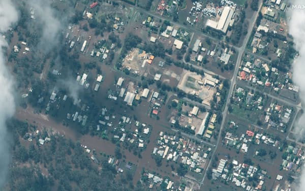 オーストラリアのロチェスターを襲った水害（ロイター、Maxar Technologies）