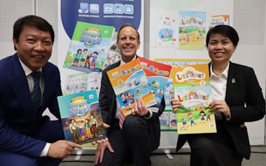 DTPのヴォ・ダイ・フック最高経営責任者(CEO)㊧と日本法人のライリー・ポール代表(中央)