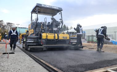 コメを含むバイオプラスチックを混ぜた舗装材(福島県浪江町)